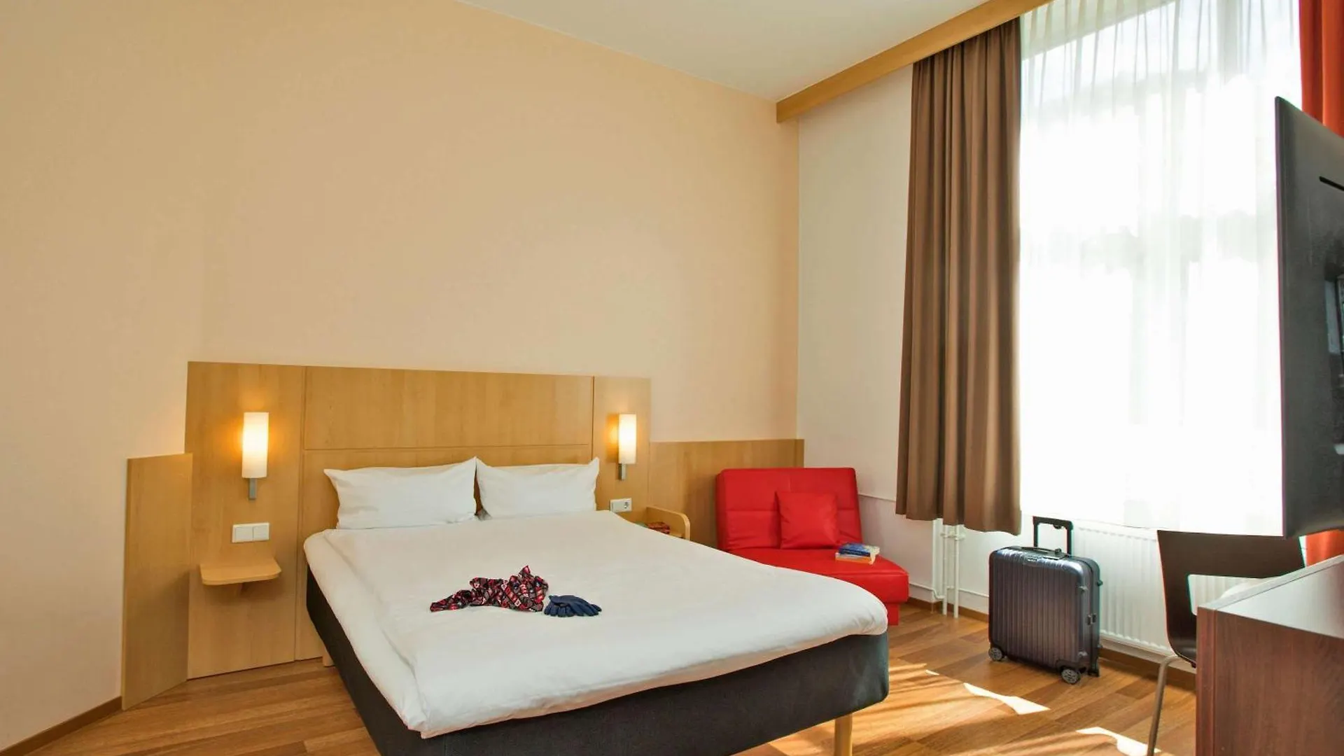 Ibis Berlin City Sued 3*,  Germany